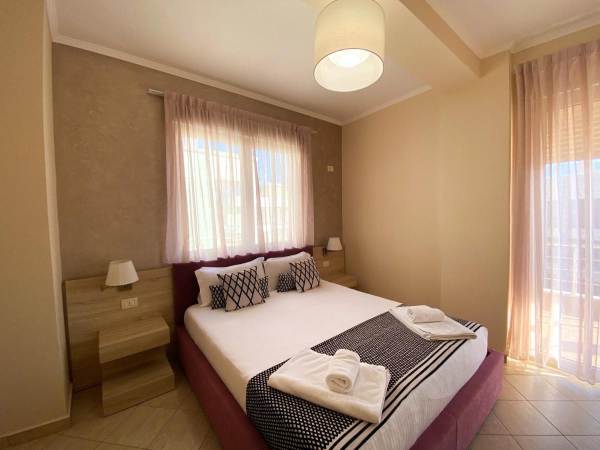 Bel Ami Suita Hotel Orikum Luaran gambar