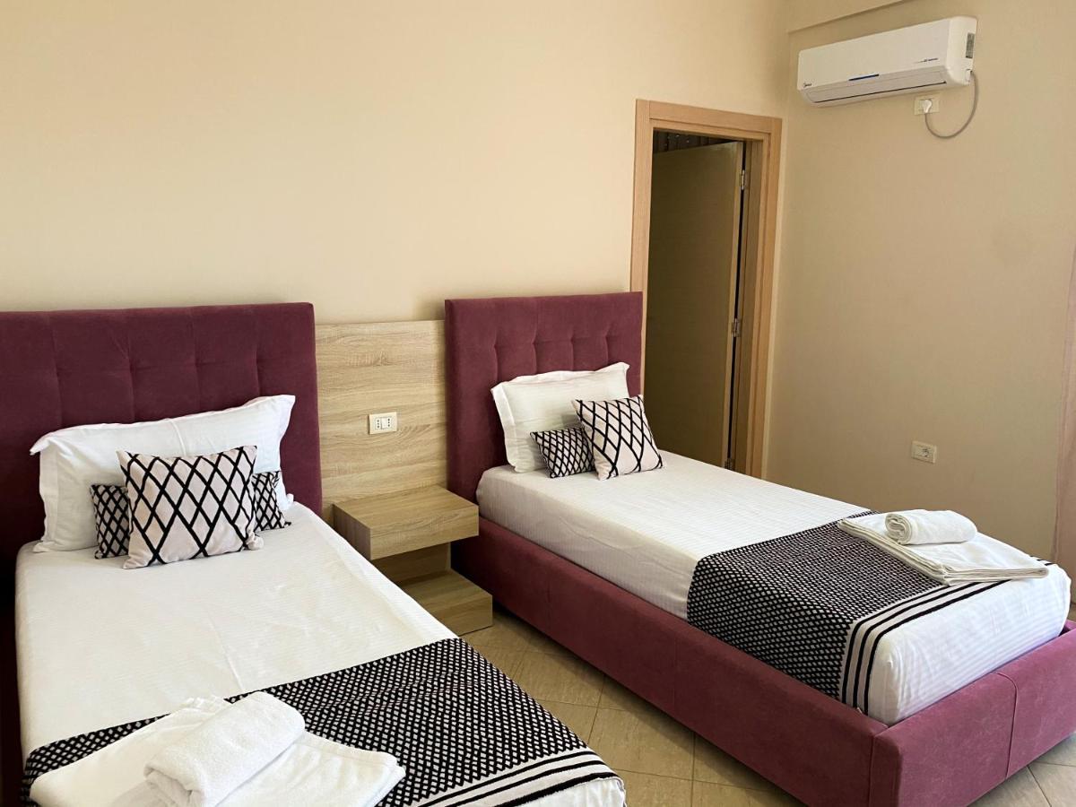 Bel Ami Suita Hotel Orikum Luaran gambar
