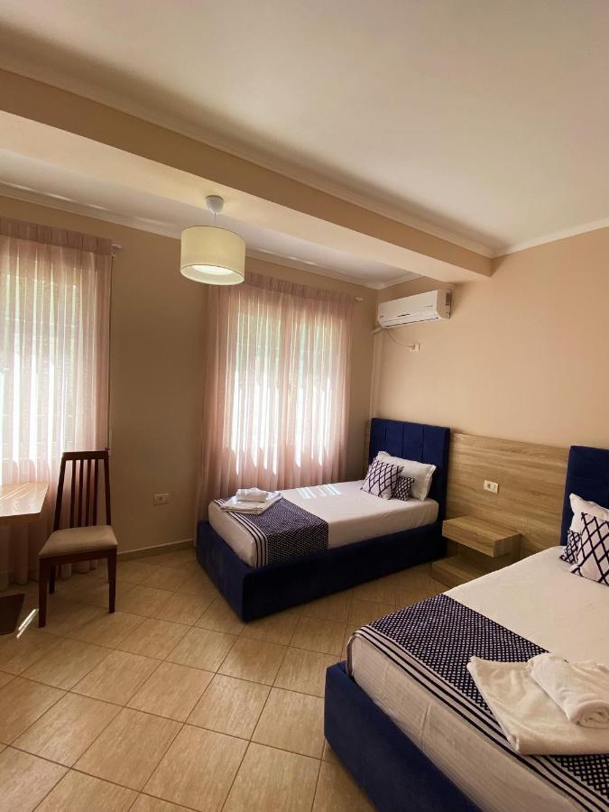 Bel Ami Suita Hotel Orikum Luaran gambar
