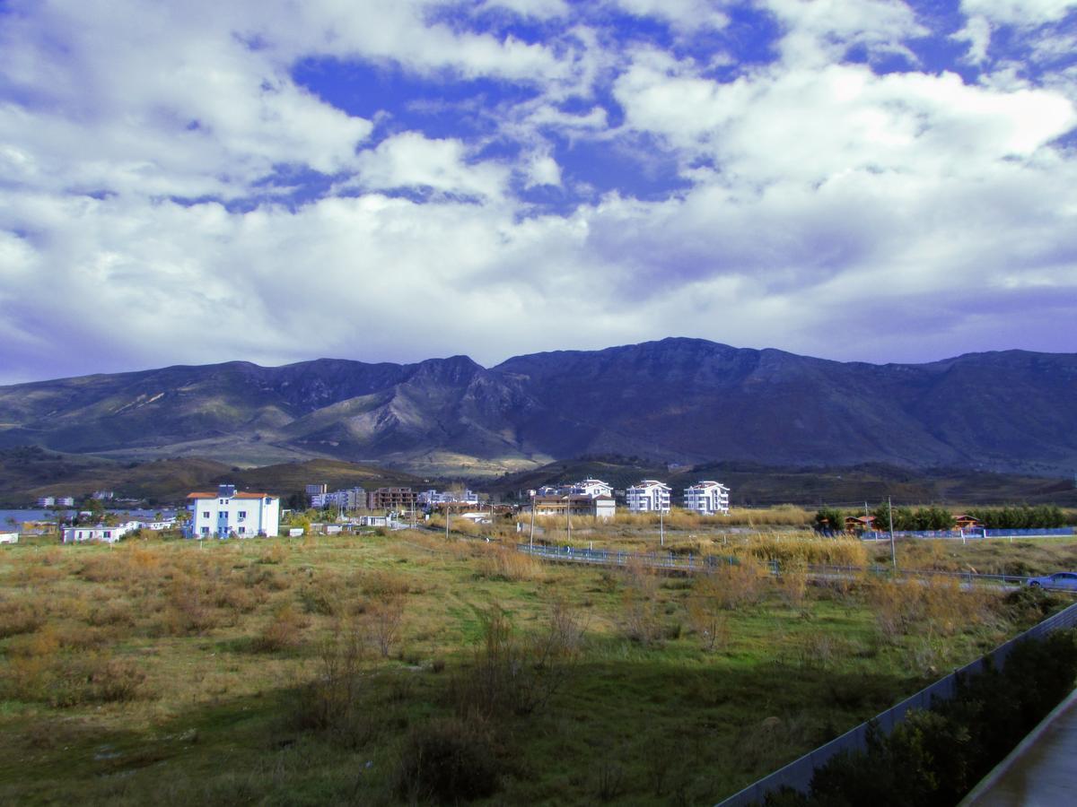 Bel Ami Suita Hotel Orikum Luaran gambar