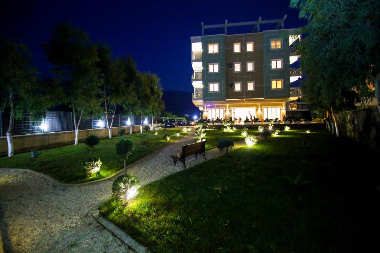 Bel Ami Suita Hotel Orikum Luaran gambar