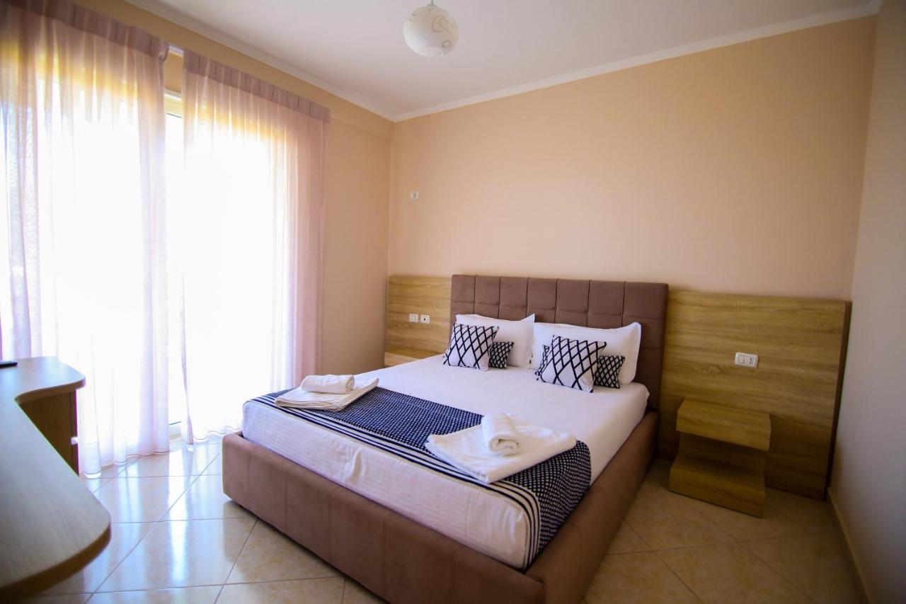 Bel Ami Suita Hotel Orikum Luaran gambar
