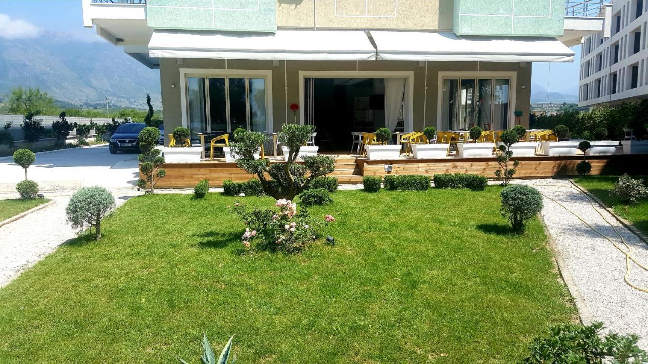Bel Ami Suita Hotel Orikum Luaran gambar