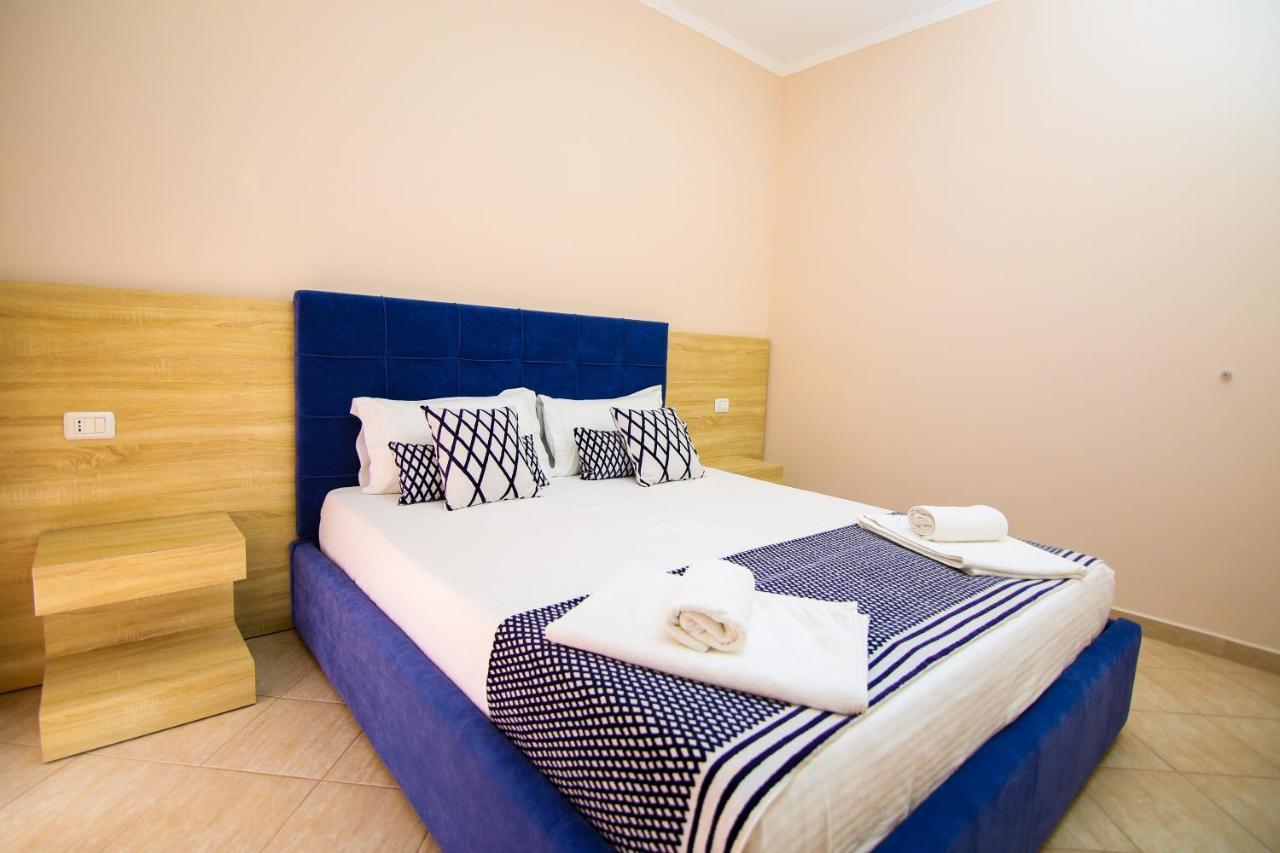 Bel Ami Suita Hotel Orikum Luaran gambar
