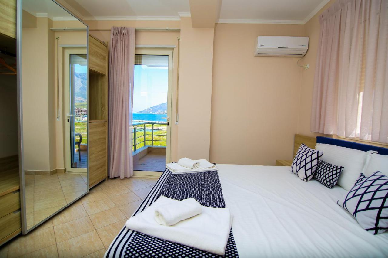 Bel Ami Suita Hotel Orikum Luaran gambar