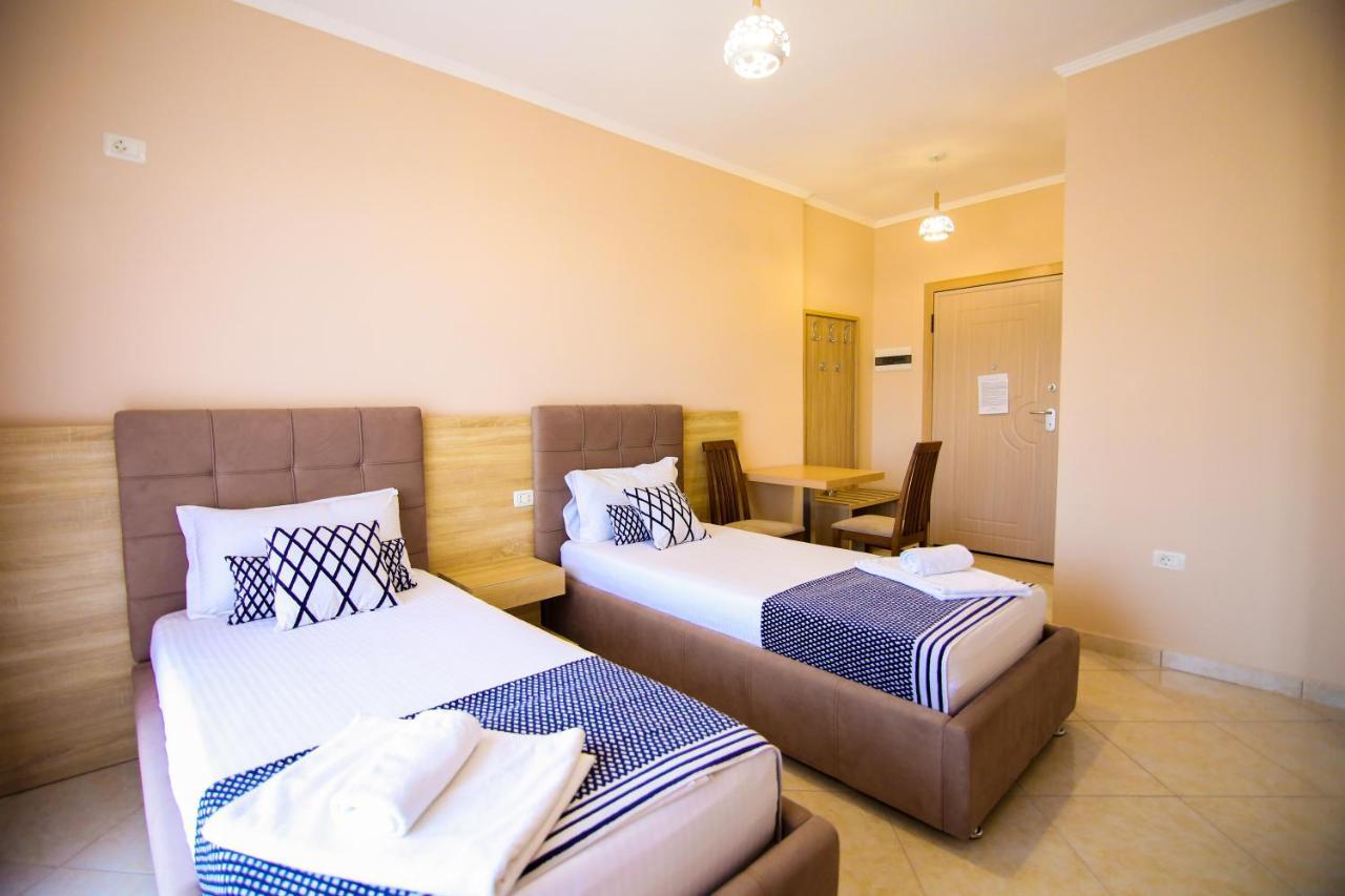 Bel Ami Suita Hotel Orikum Luaran gambar