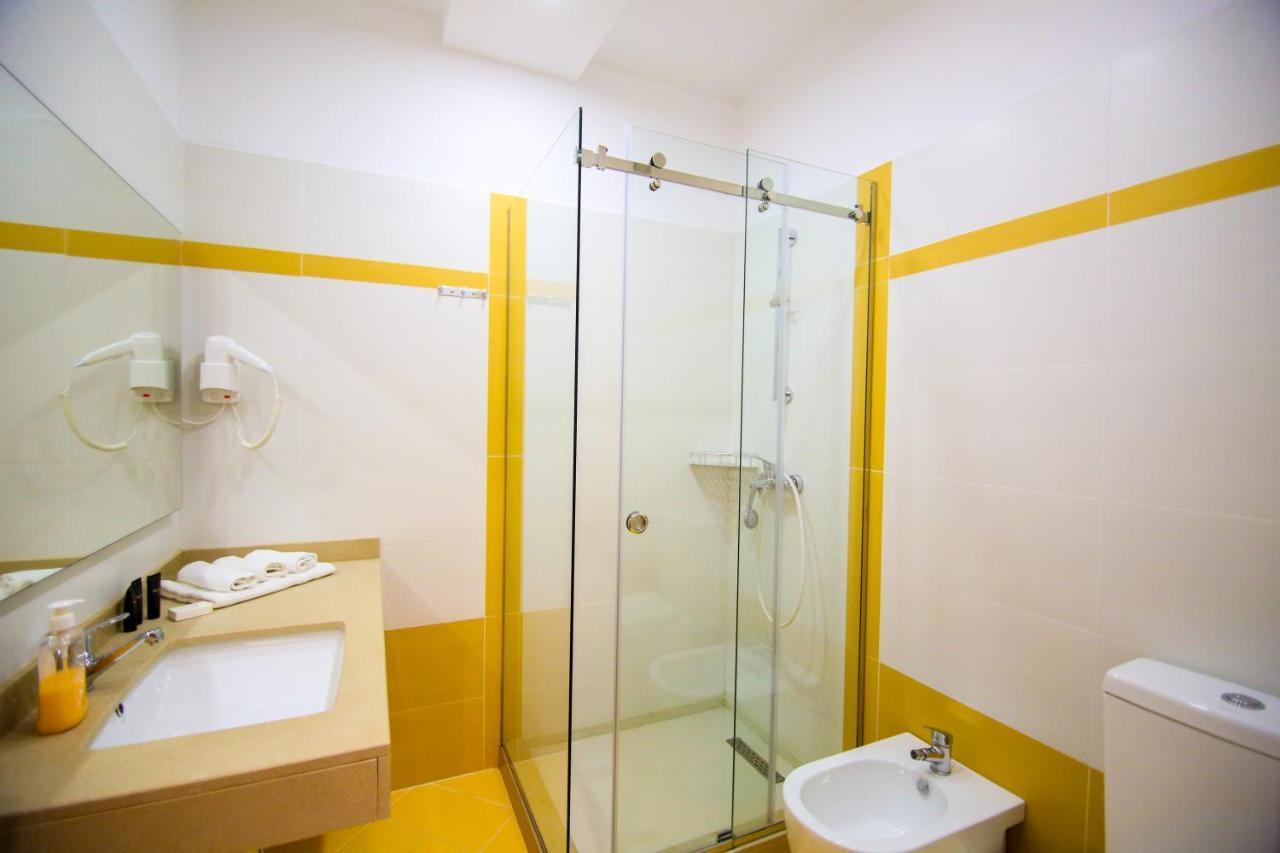 Bel Ami Suita Hotel Orikum Luaran gambar