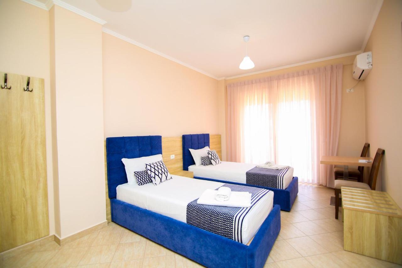 Bel Ami Suita Hotel Orikum Luaran gambar